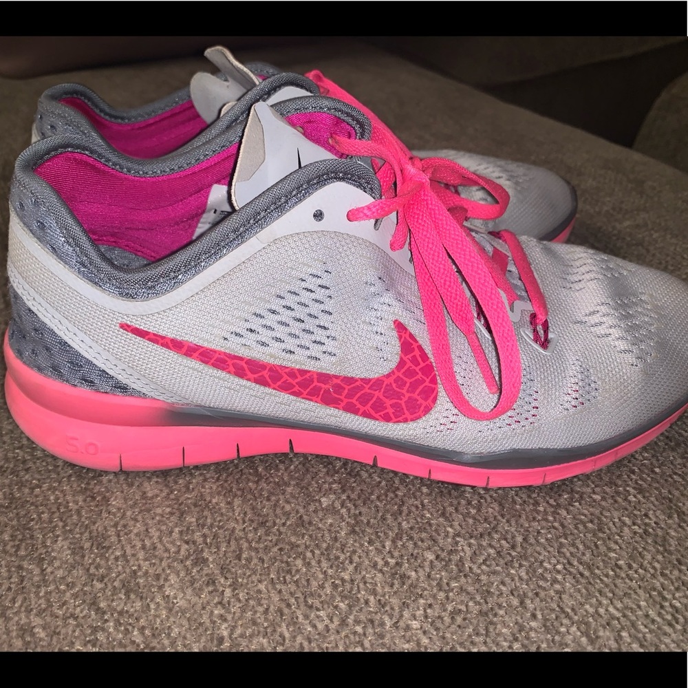 Pink Nike Free RN size 7